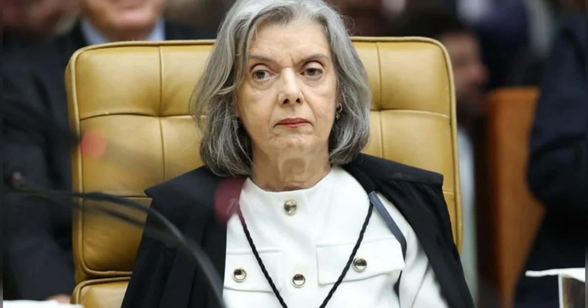 Cármen Lúcia se manifesta sobre crise no STF