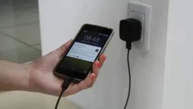 Celular carregando durante a noite: bombeiros alertam