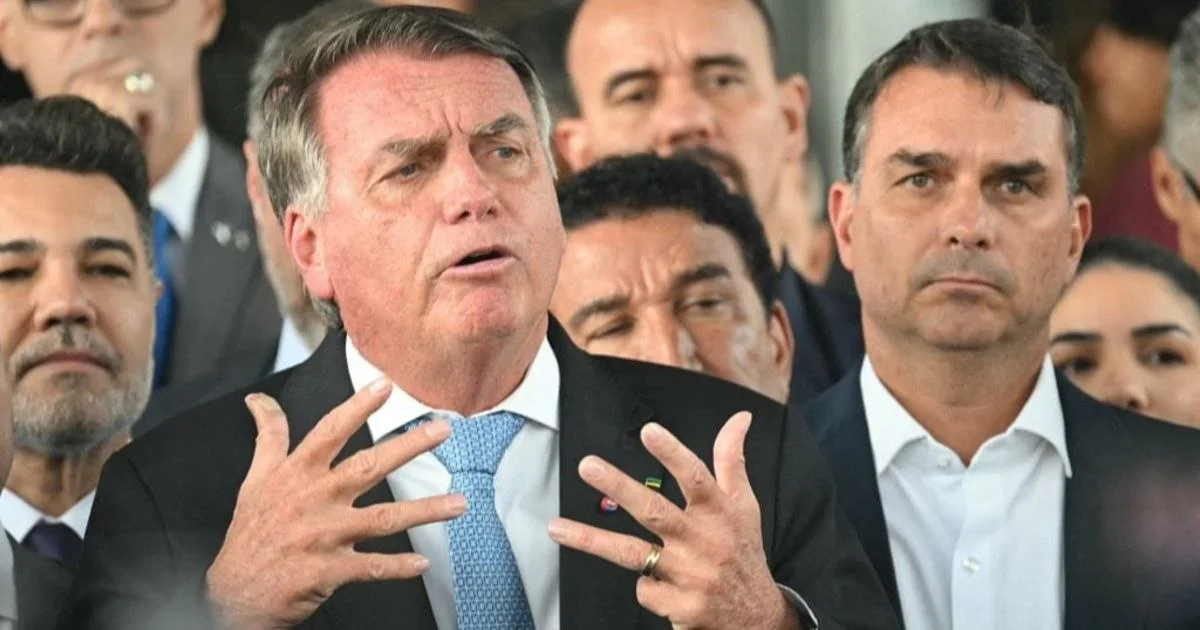 Daniel Vorcaro teria demonstrado preocupação com possível jantar com Jair e Flávio Bolsonaro