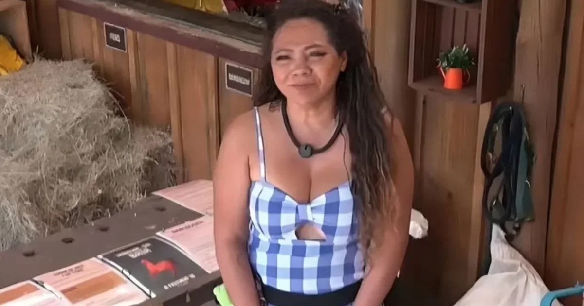Darlin Ferrattry, mãe da cantora Lexa, desistiu de A Fazenda nesta quarta-feira