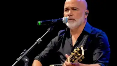 Despedida de Rick movimenta cemitério em Sorocaba e reúne fãs do cantor