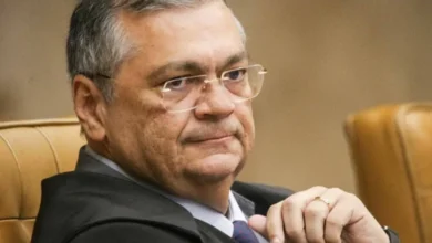 Dino decide agir e leva a Fachin pedido que envolve Mendonça