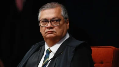 Dino pede apuração sobre encontro de Mendonça com Vorcaro e possíveis relações com caso Master