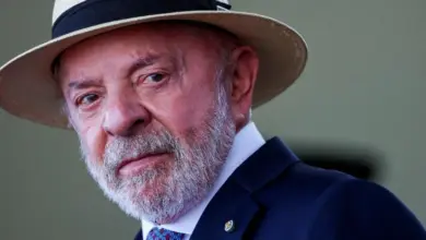 Disputa entre Lula e Flávio chega a novo capítulo no TSE na reta final