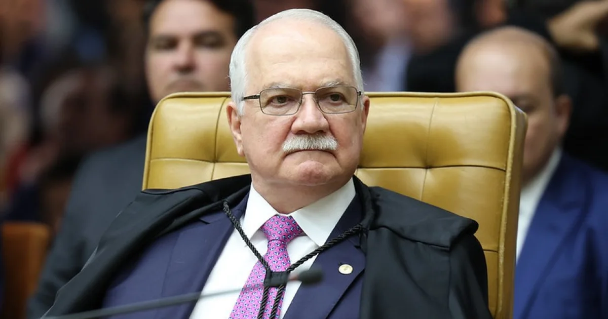 Em meio à crise, Fachin toma para si caso que pode definir o futuro de Moraes no STF