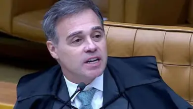 Envelope levado por Mendonça ao STF continha HD lacrado com cópia de dados do celular de Vorcaro
