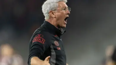 Essa é a punição que o técnico Odair Hellmann levou após ocorrido com Daronco