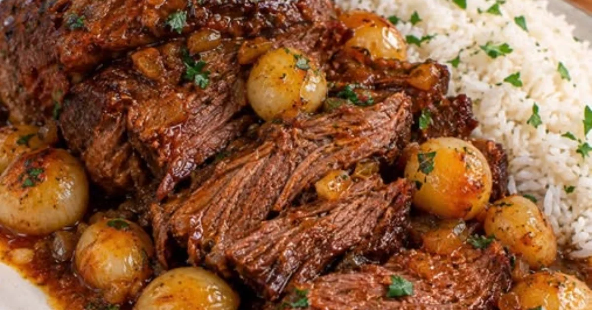 Essa Fraldinha na Panela com Batatas Conquistou Todo Mundo: Receita Suculenta e Cheia de Sabor