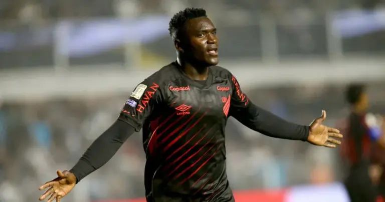 Esse é o clube que estaria interessado em Kevin Viveros, jogador do Athletico
