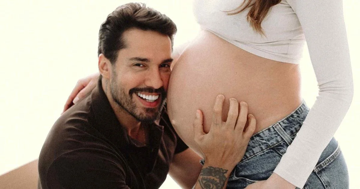 Ex-BBB Bil Araújo anuncia nascimento do primeiro filho com Adriana Yanca