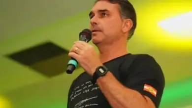 Ex-sócio relata suposto envolvimento de Flávio Bolsonaro com acompanhante