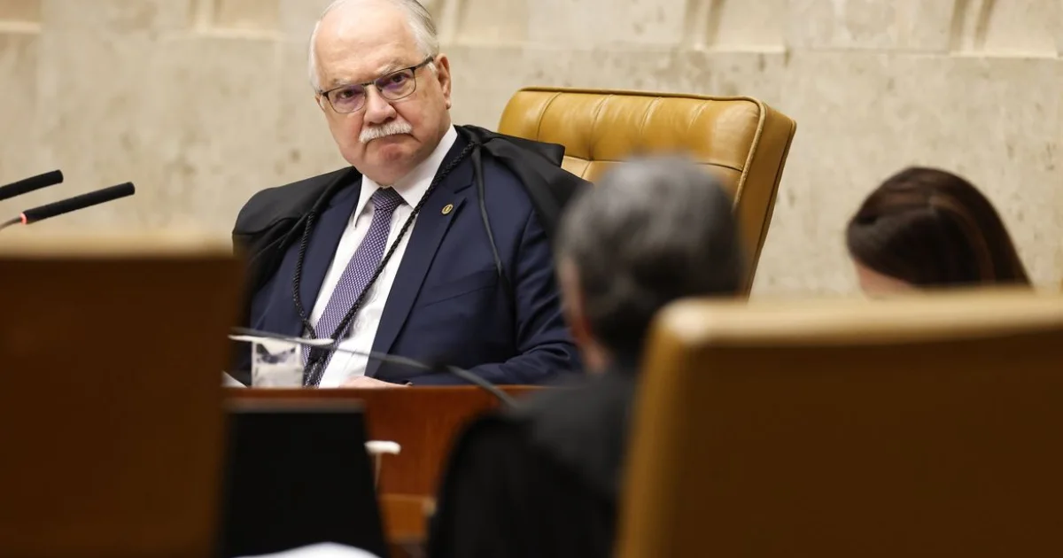 Fachin avalia afastar Mendonça para assumir comando do caso Master