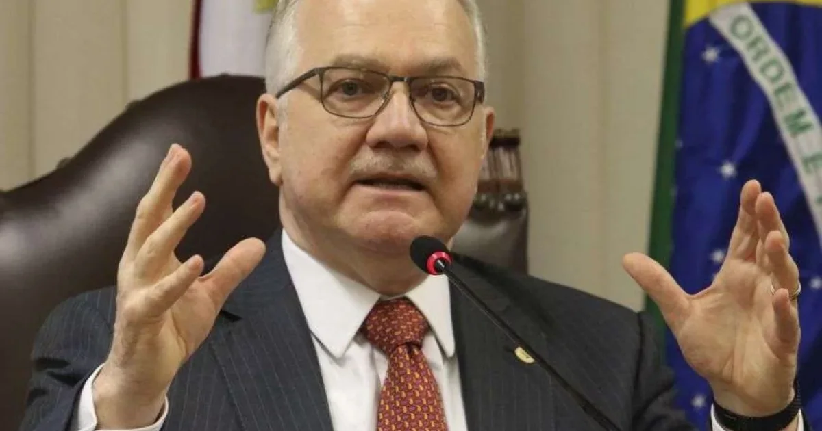 Fachin chega à véspera de sessão decisiva no STF sob pressão por resposta clara do plenário