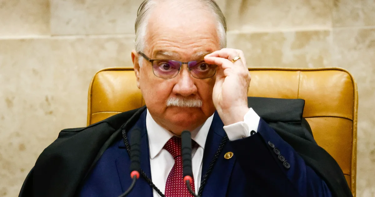 Fachin determina manifestações sobre acusações envolvendo Moraes e Mendonça