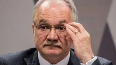 Fachin encaminha para análise pedido que busca afastar Moraes de processos relacionados ao 8 de Janeiro
