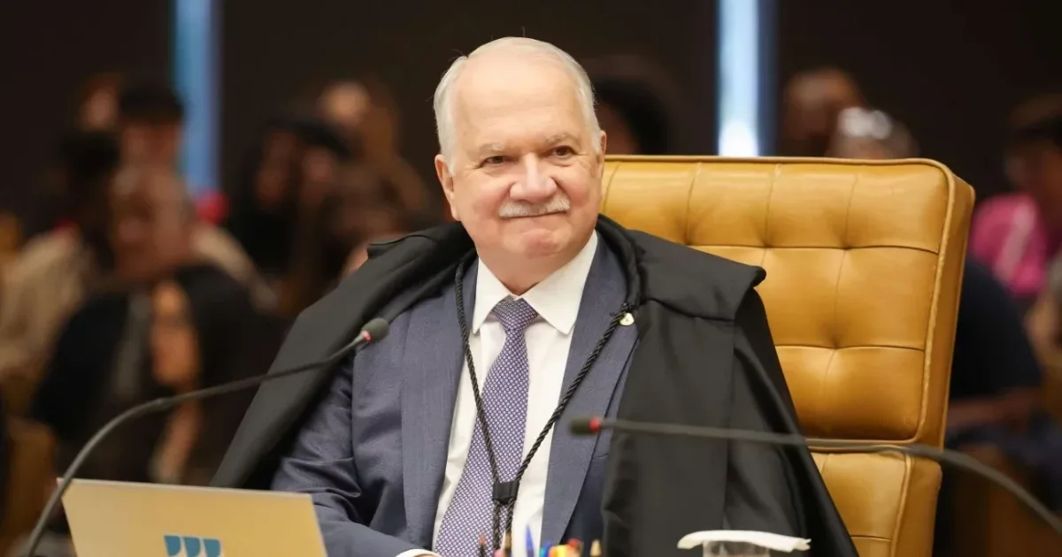 Fachin suspende decisões de Mendonça e Dino e assume condução de impasse no STF