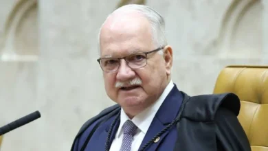 Fachin toma decisão inesperada e futuro da cúpula da PF volta ao plenário