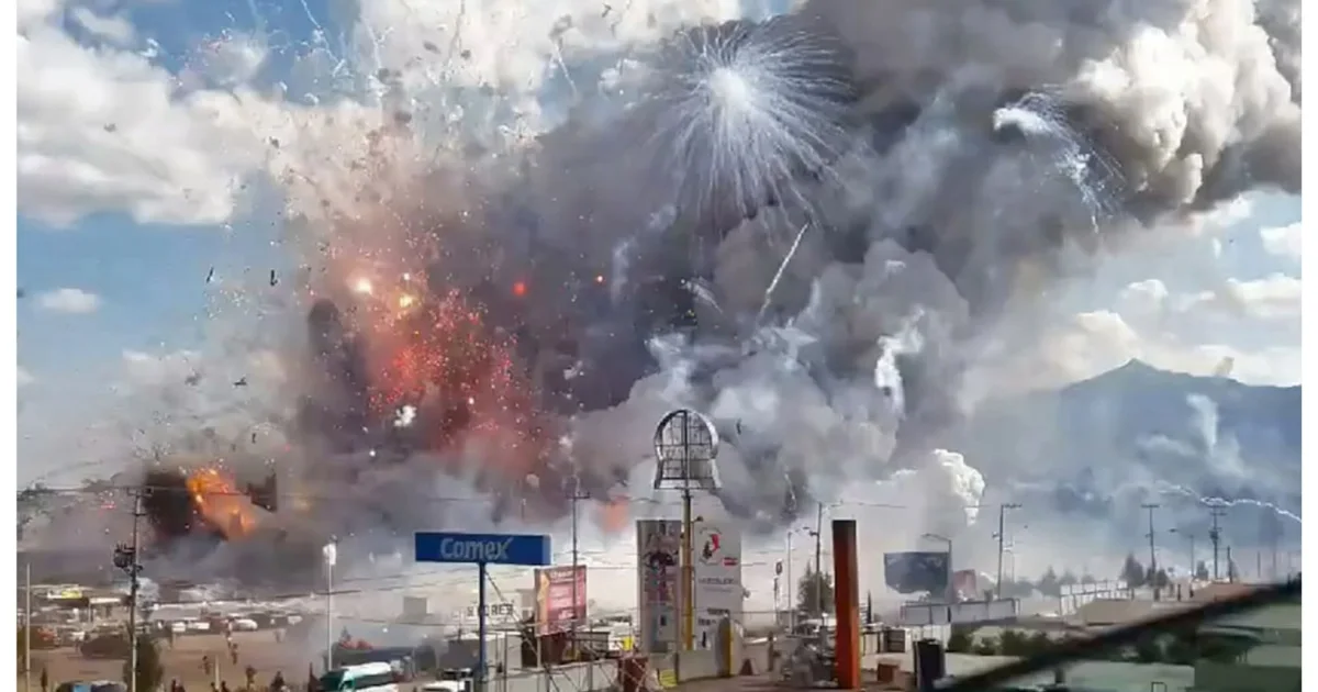 Festa religiosa é interrompida por explosão