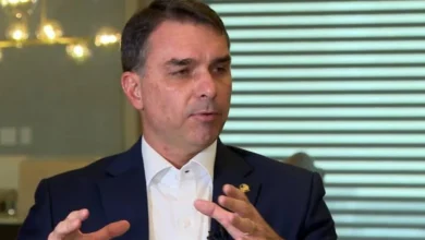 Flávio Bolsonaro faz pedido a Fachin e cobra decisão sobre crise na PF