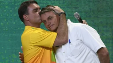 Flávio Bolsonaro ganha força e alcança desempenho do pai nos maiores colégios eleitorais