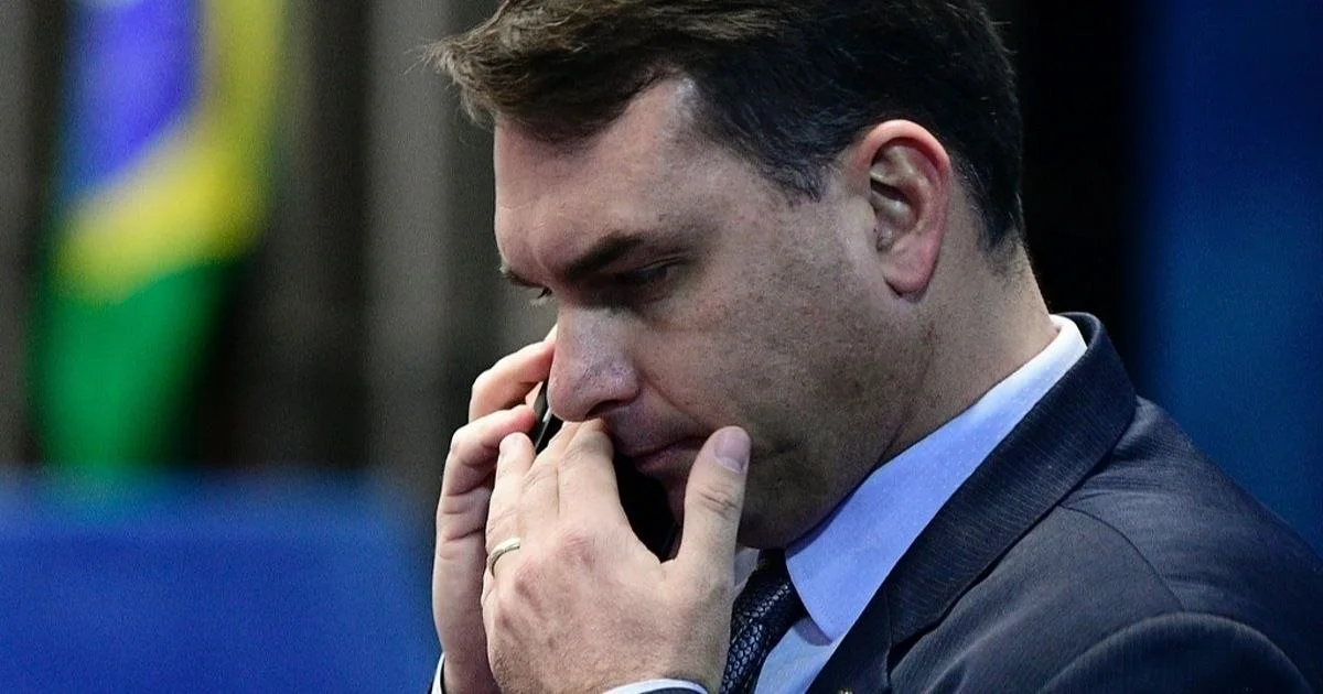 Flávio Bolsonaro reage após repercussão envolvendo GloboNews e Nossa Senhora Aparecida