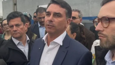 Flávio Bolsonaro se manifesta sobre Moraes e faz forte crítica ao ministro do STF