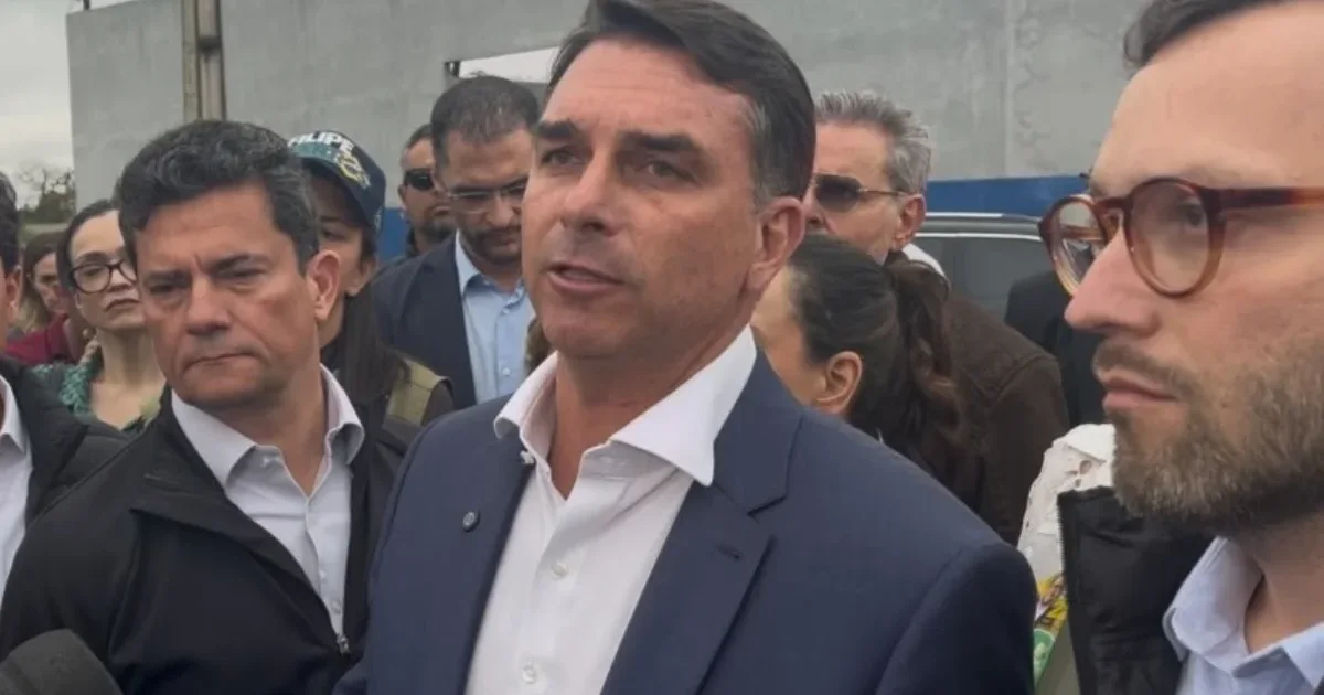 Flávio Bolsonaro se manifesta sobre Moraes e faz forte crítica ao ministro do STF