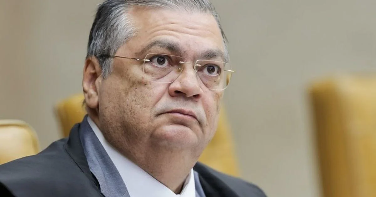 Flávio Dino determina limites para atuação da PF em caso envolvendo cemitérios de São Paulo