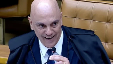 Flávio Dino pede vista e julgamento sobre Alexandre de Moraes é suspenso no STF