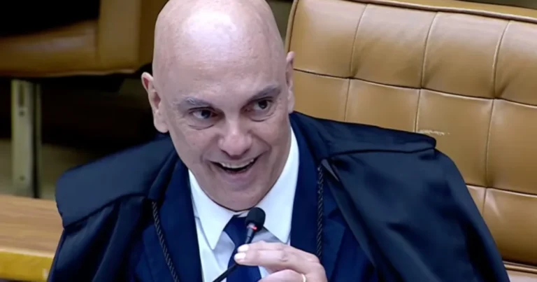 Flávio Dino pede vista e julgamento sobre Alexandre de Moraes é suspenso no STF