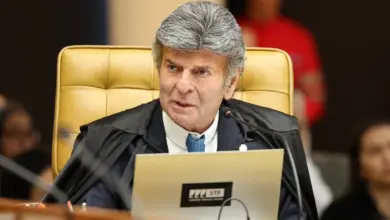 Fux dá prazo ao Senado para explicar registros de acesso de Vorcaro e Viviane Moraes