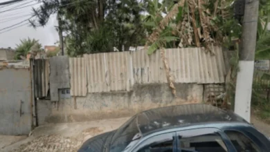 Garis encontram corpo dentro de saco plástico durante limpeza de rua
