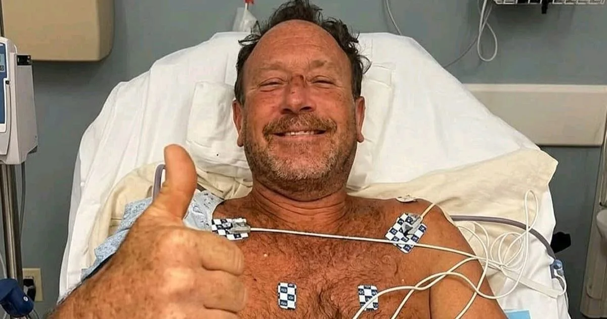 Homem é surpreendido por baleia durante mergulho