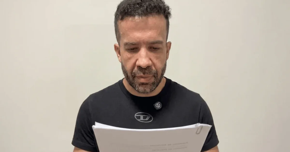 Janones se retrata em vídeo após decisão judicial envolvendo Nikolas