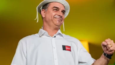 Levantamento aponta vitória de Flávio Bolsonaro sobre Lula no 2º turno