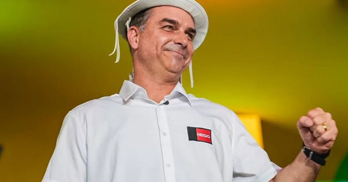 Levantamento aponta vitória de Flávio Bolsonaro sobre Lula no 2º turno