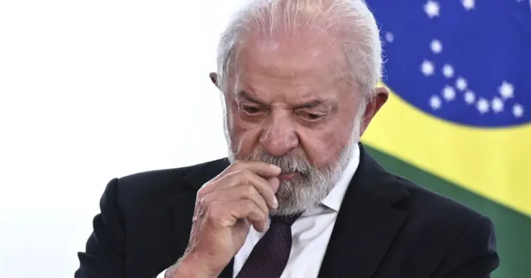 Lula rompe o silêncio sobre Mendonça e cobra divulgação de informações
