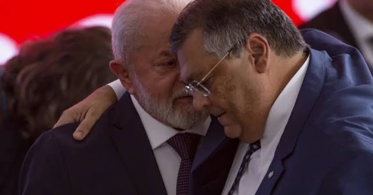 Lula surpreende durante evento e coloca Flávio Dino ao vivo no centro da cerimônia