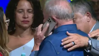 Lula toma atitude inesperada e liga ao vivo para ministro Flávio Dino