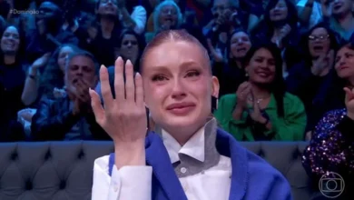 Marina Ruy Barbosa se emociona no Domingão com Huck após surpresa especial no palco
