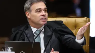 Mendonça acusa Moraes de usar a PF para calúnia, obstrução de justiça e intimidação