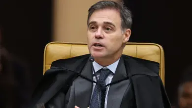 Mendonça diz à PF que não conseguiu acessar celular de Vorcaro e pede ajuda