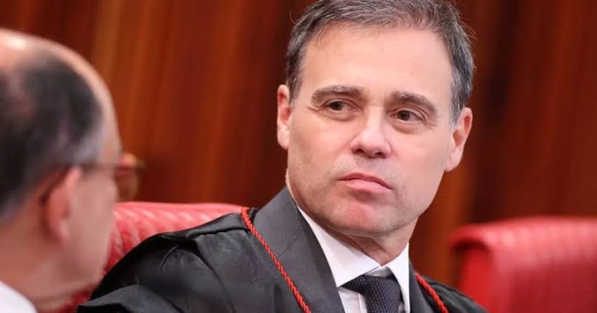 Mendonça toma decisão e caso envolvendo Moraes e Vorcaro vai ao plenário
