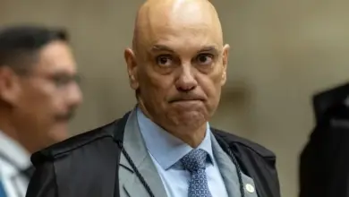 Moraes participa de votação sobre o próprio caso após autorização do STF
