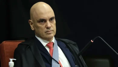 Moraes trocou celular, chip e número após PF apreender celulares de Vorcaro