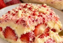 Morango Cravejado de Travessa: sobremesa cremosa, bonita e fácil de preparar