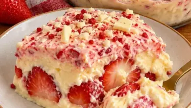 Morango Cravejado de Travessa: sobremesa cremosa, bonita e fácil de preparar