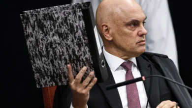 No Congresso, já se especula “saída honrosa” de Moraes do STF faça um titulo