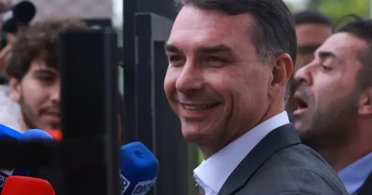 Nova notícia envolvendo Flávio Bolsonaro movimenta o país nesta noite