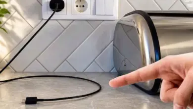 Nunca deixe um carregador na tomada sem o celular: o hábito simples que pode evitar problemas